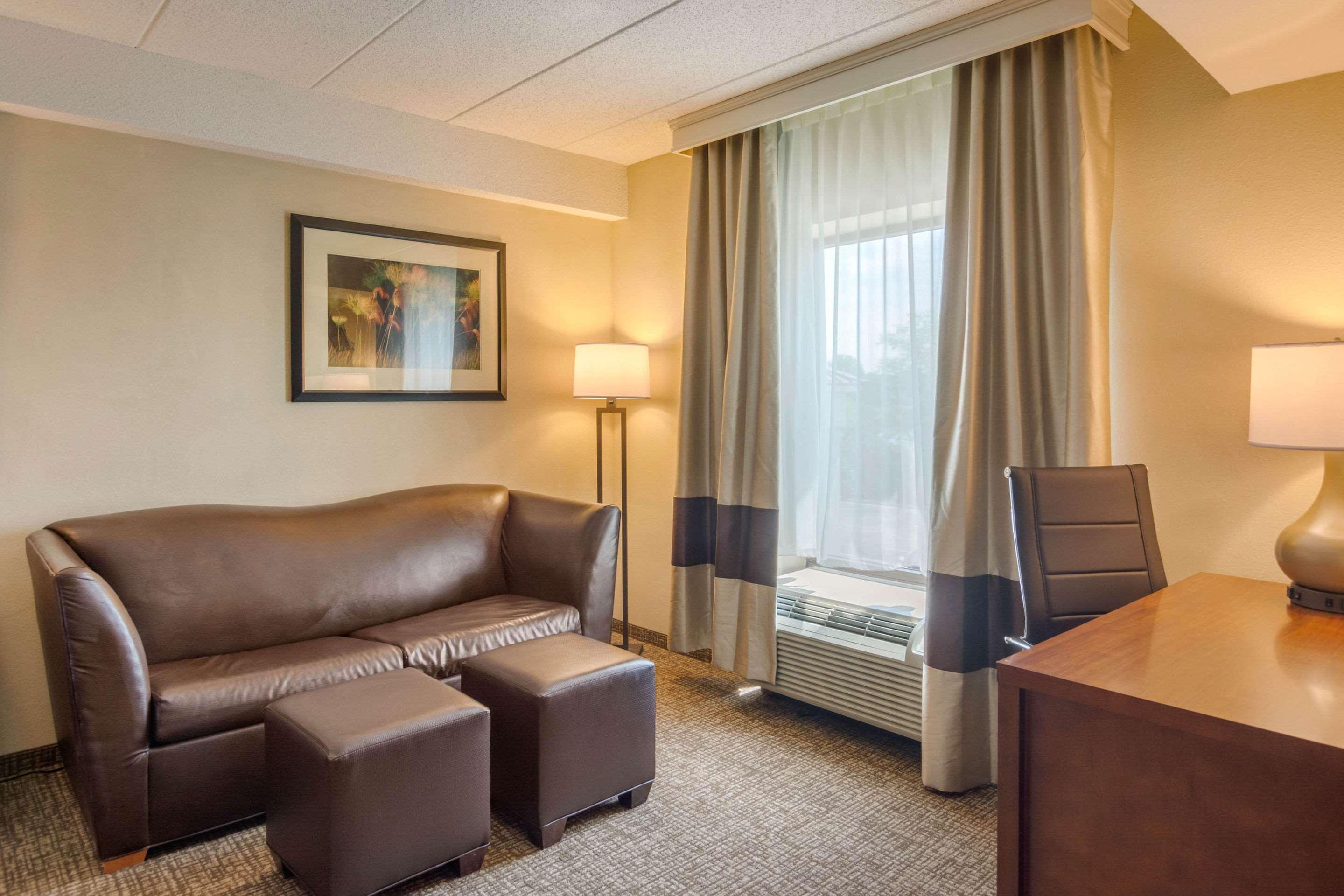 Comfort Suites Southpark Колониал-Хайтс Экстерьер фото