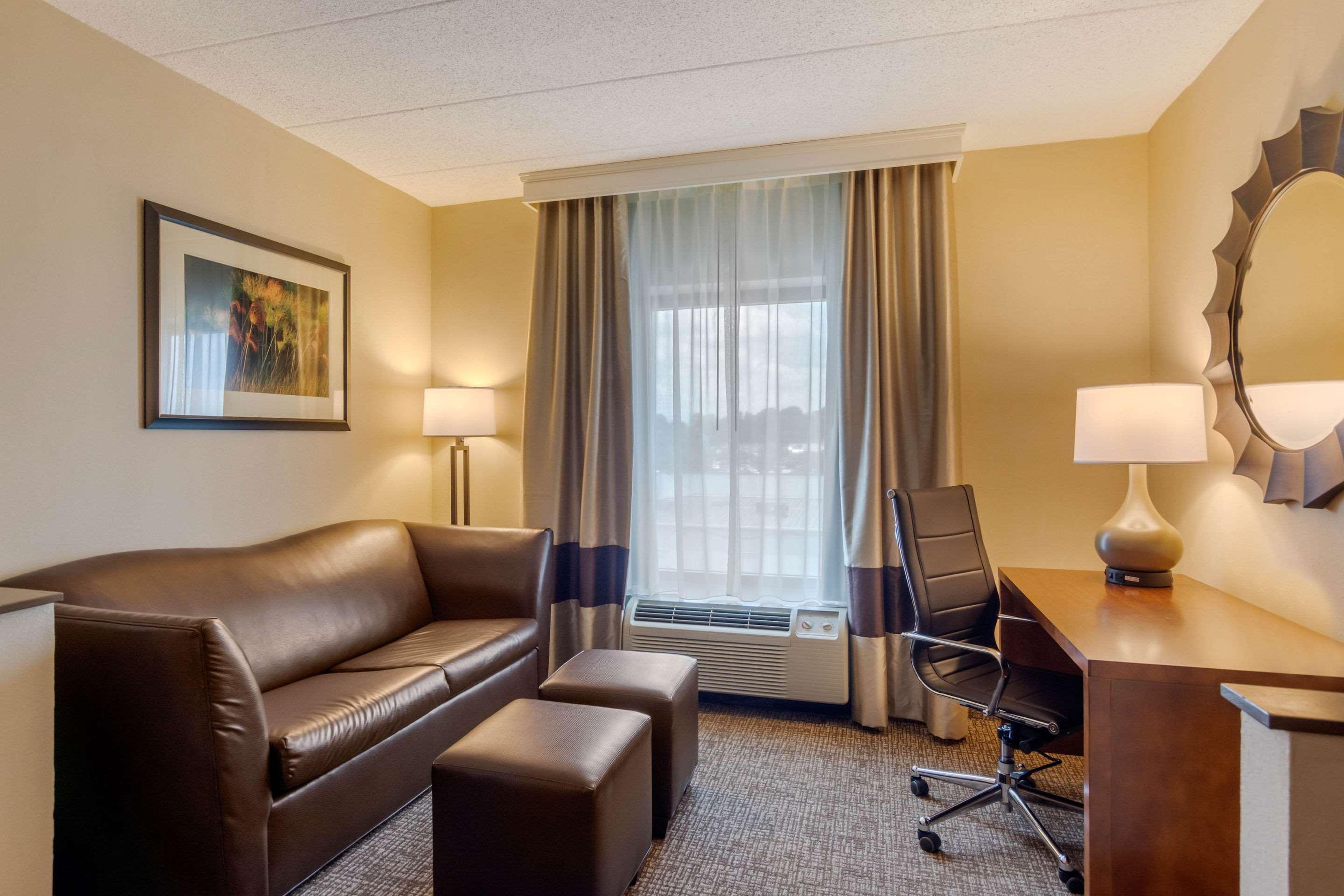 Comfort Suites Southpark Колониал-Хайтс Экстерьер фото